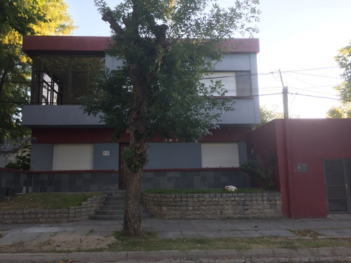 Casa De 2 Plantas En Venta  - Durazno 