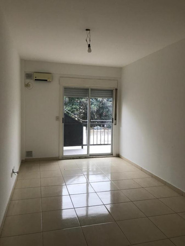 Alquiler - Departamento 3 Amb. Con Balcón Y Cochera En San Fernando