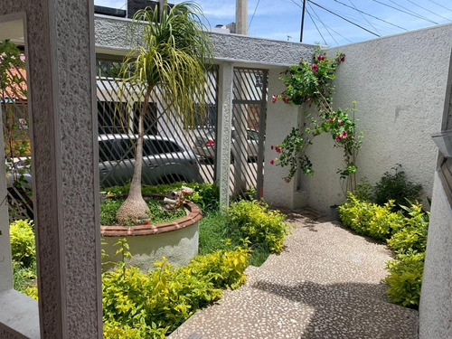 Casa En Venta En Co. La Pradera, Irapuato, Gto.