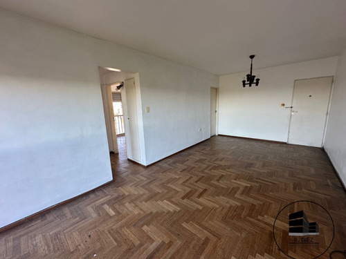 Boulevard 53 Esq. 54 (1 Esq.54) Edificio Palacio Del Bosque. Dpto De 3 Dorm Con Cochera En Venta