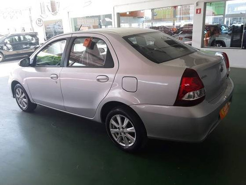 Imagem 4 de 10 de Toyota Etios 1.5 X Plus Sedan 16v Flex 4p Automático