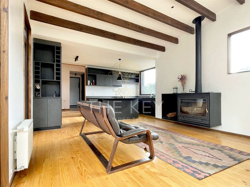 Casa En Arriendo De 3 Dorm. En Loncotraro, Villarrica.