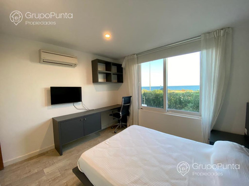 Espectacular Casa Frente Al Mar En Venta Y Alquiler Anual - Playa Mansa - Punta Del Este