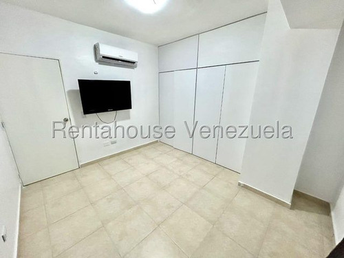 Daniela Linarez Vende Apartamentos En Zona Centro Este De Barquisimeto Acabados Modernos Ubicado En Piso Bajo Con Vigilancia Las 24 Horas Con Bellas Areas Comunes Y Todos Los Servicios Basicos