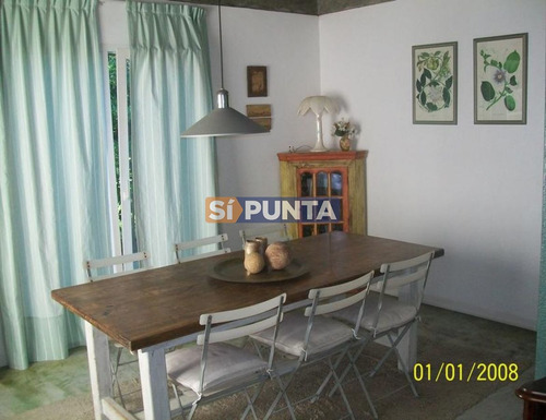 Imagen 2 de 10 de Casa A La Venta