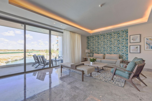 Apartamento Amueblado En Alquiler En Cap Cana, Punta Cana, 2 Habitaciones + Servicio, Terraza Frente Al Lago