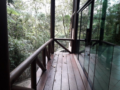 Imagem 2 de 17 de Locação Na Serra Da Cantareira, 330 M², 4 Suítes, Living Para 3 Ambientes, Sala De Jantar