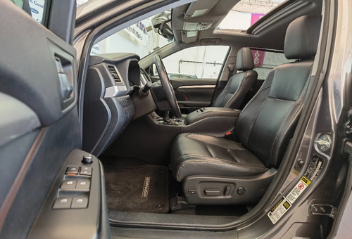 Imagen 10 de 15 de Toyota Highlander Xle V6/3.5 Aut