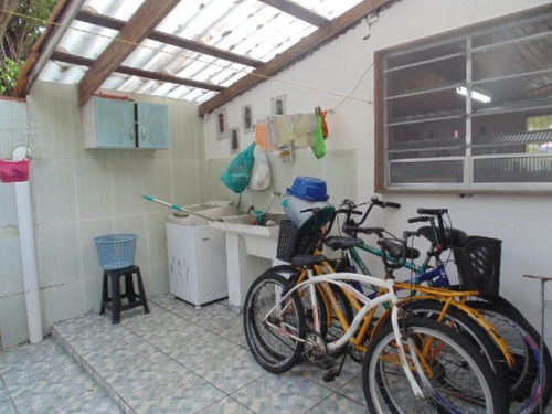 Imagem 26 de 30 de Casa Com Amplo Quintal E Piscina - Ca3651