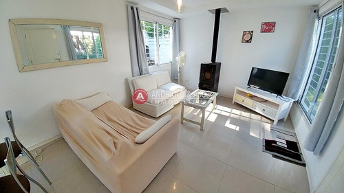 Casa En Venta Playa Mansa 3 Dormitorios- Ref: 6859