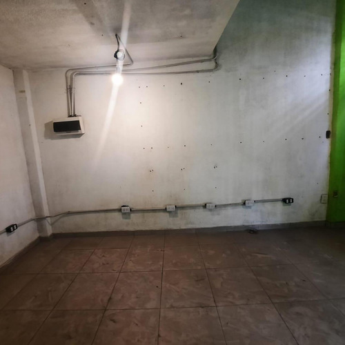 Imagen 5 de 17 de Alquiler De Local Comercial - Microcentro - Sin Conexion A Gas