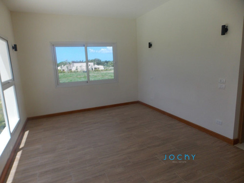 Imagen 6 de 14 de Jochy Real Estate Vende Villa En Casa De Campo, La Romana