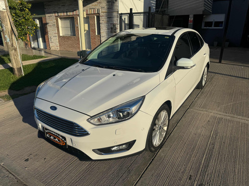 Ford Focus III 2.0 Sedan Titanium At6