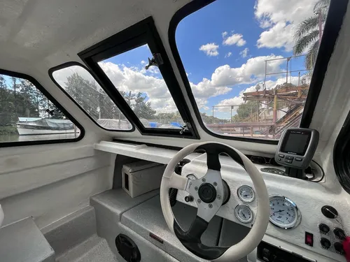 Aramendi Tracker Cabinado 620 Mercury 90 Hp 4 Tiempos