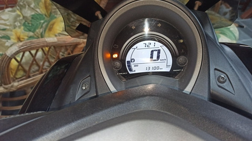 Imagem 2 de 5 de Yamaha Nmax
