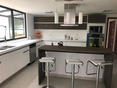Exclusiva Residencia En Venta En Club De Golf San Carlos, Metepec