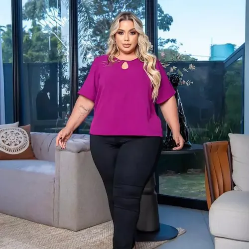 Blusa Feminina Manga Curta Plus Size Lisa Clássica Casual