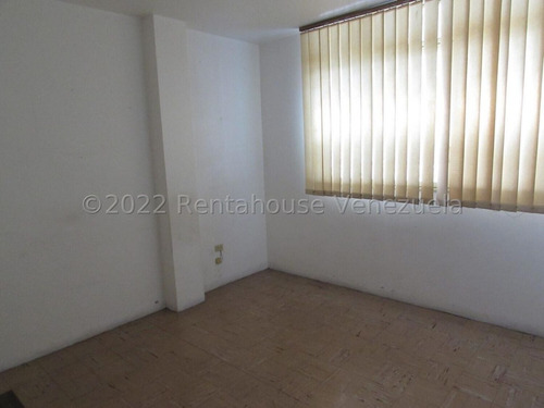 Imagen 13 de 17 de Claudia Lopez Vende Apartamento En Los Palos Grandes Mls #22-21541