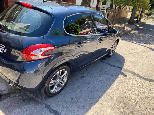 Imagen 8 de 13 de Peugeot 208 2014 1.6 Feline