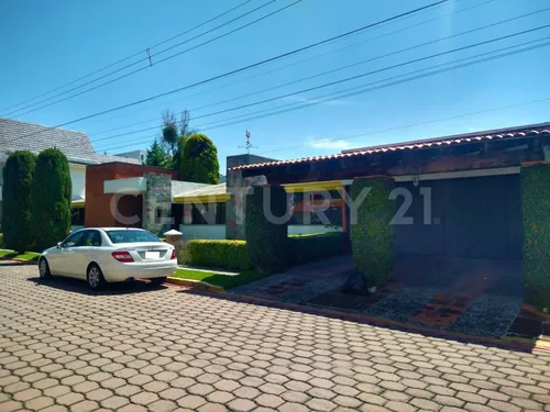 Casa Residencial De Un Piso En Venta, Zona Carcaña, Recta A Cholula, Puebla