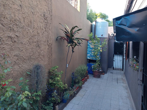 Casa En Venta - 2 Dormitorios 2 Baños - Local - 334mts2 - Burzaco