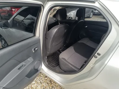 Renault Logan 1.6 Privilege / Intens