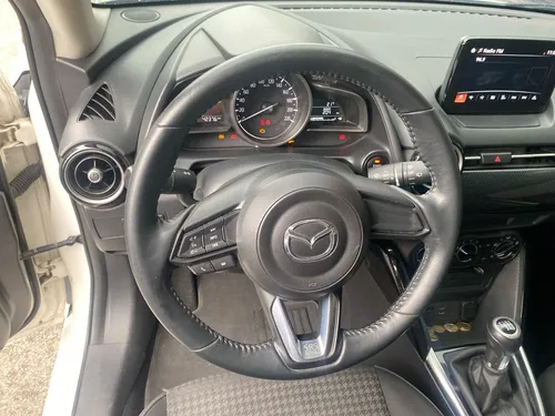 Mazda 2 1.5 Touring Mt