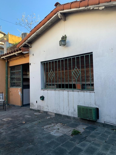 Casa 4 Amb Con Garage P/ 2 Autos, Jardin Y 2 Patios