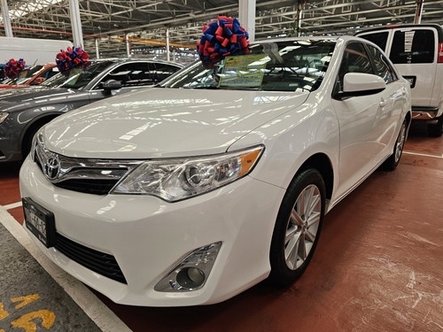 Toyota Camry 2.5 Xle L4/ At