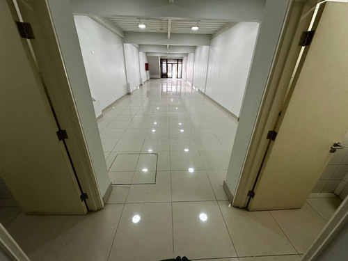 Local 2 Niveles, Manuel Montt 1095, 250m2 4 Baños, Nuevo