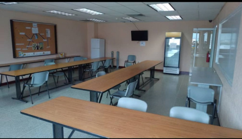 Imagen 21 de 21 de En Moderno Edificio Av. Municipal Puerto La Cruz, Alquilo Oficinas Equipadas De Distintos Metrajes