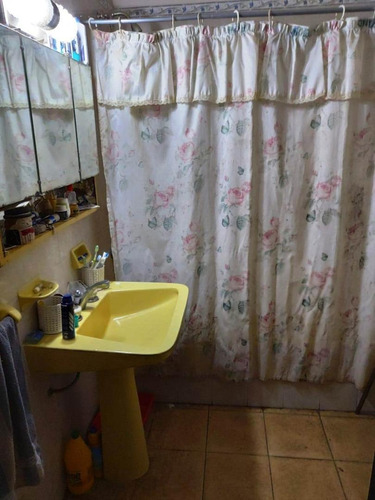 Imagen 10 de 15 de Galpón Con Casa Al Contrafrente Y Departamento En Pa