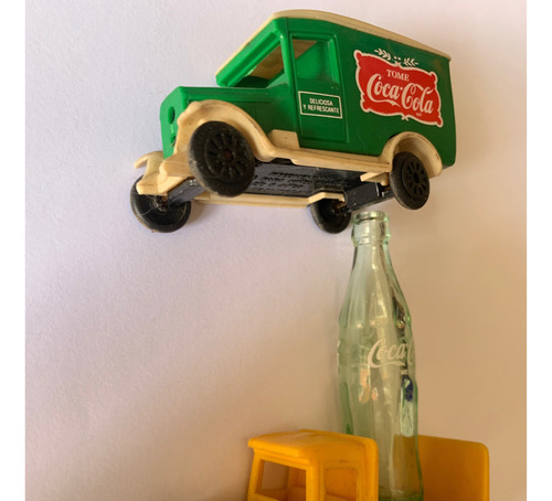 3 Carritos Escala 1.64 Y Mini Botella Coca Cola De Los 80's (Usado)
