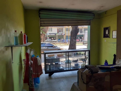 Imagen 14 de 23 de Se Venden 2 Los Locales Comerciales Con Casa A Remodelar. Av. Las Ferias Valencia. Codigo; 131216