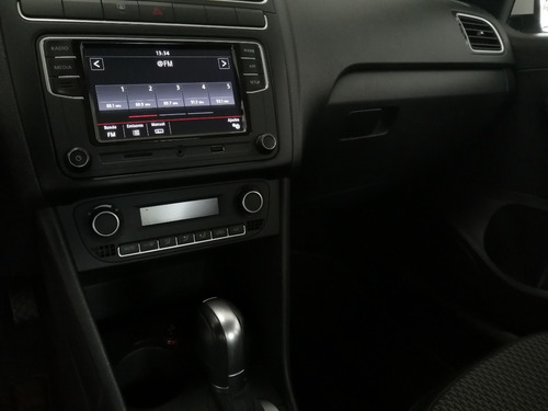Imagen 10 de 15 de Volkswagen Vento Confortline Plus
