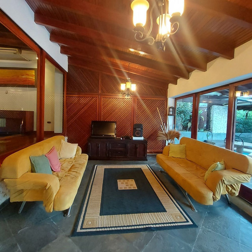 Imagen 10 de 30 de Venta De Casa En Prados Del Este 8h/ 9b/ 5p