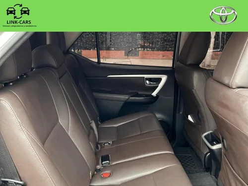 Toyota Fortuner 2.7 Srv 4x2 Automática Full Equipo