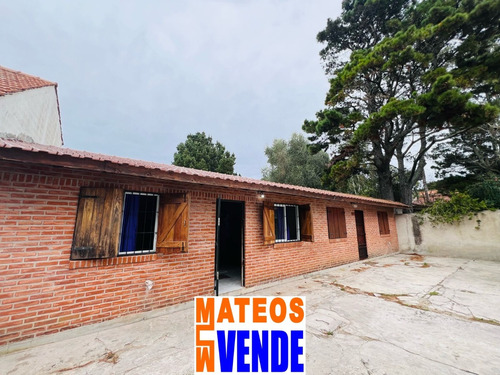 Venta Chalet Semi Independiente En Mar Del Tuyu 97 E/ 3 Y 4 