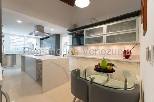 Agp Cómoda Y Hermosa Casa Totalmente Remodelada En Venta En Alto Hatillo 25-10899 Ys