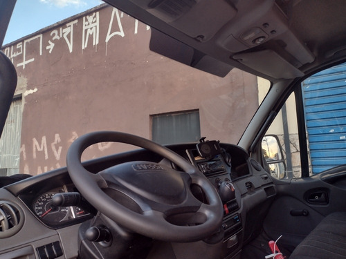 Imagem 9 de 9 de Iveco Daily 70c17 2013 Sider 4,20 Mugen Caminhões