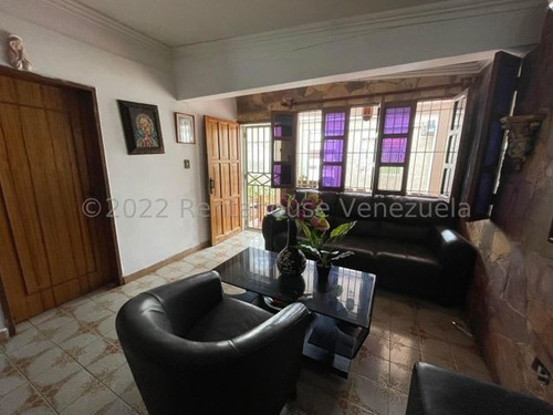 Imagen 24 de 30 de Casa En Venta Fundalara Este Barquisimeto, Calle Cerrada, Cerco Electrico, Amplio Estacionamiento, Servicio De Agua Constante, Info. 0424-5337900, Nds 02/06