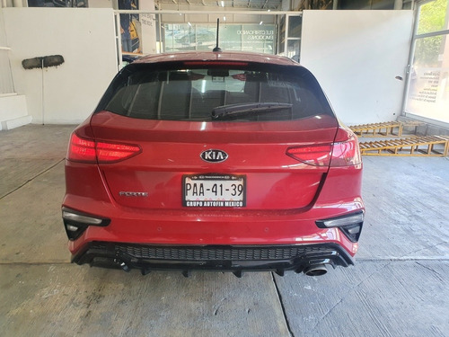 Imagen 5 de 14 de Kia Forte 2021 2.0 Hb Ex Mt