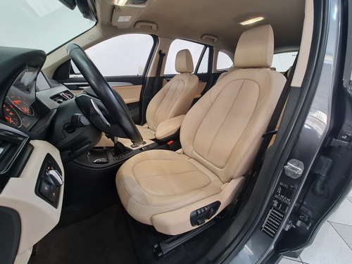 Imagem 10 de 15 de Bmw X1 2.0 Turbo Active Flex 2018 Cinza Interior Caramelo