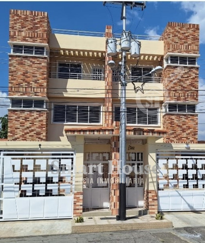 Llev18m-abev02m Smart House Vende Comodo Townhouse En Obra Limpia Urb Andres Bello.