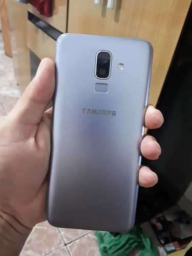 Samsung J8