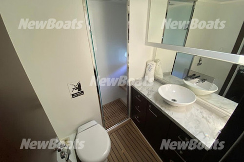 Schaefer Phantom 620 -ñ Ferretti Azimut Intermarine Beneteau