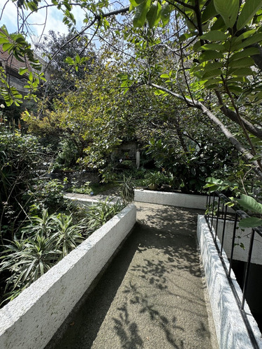 Se Vende Casa Como Terreno Para Constructores En Lomas Altas .