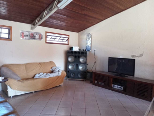 Imagem 10 de 14 de 2.500 M², Em Condomínio, 03 Dormitórios E Piscina !!