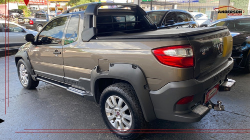 Imagem 3 de 8 de Strada Adventure 1.8 Flex