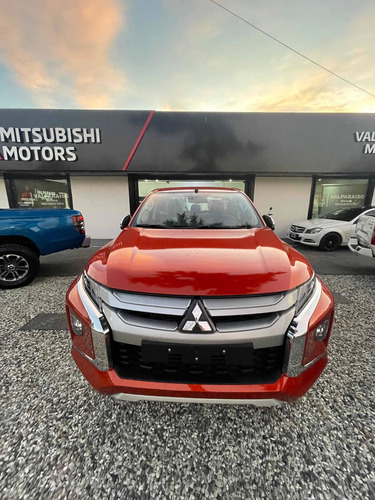 Imagen 5 de 16 de Mitsubishi L200 2023 2.4 181cv Di-d High Power Cuero